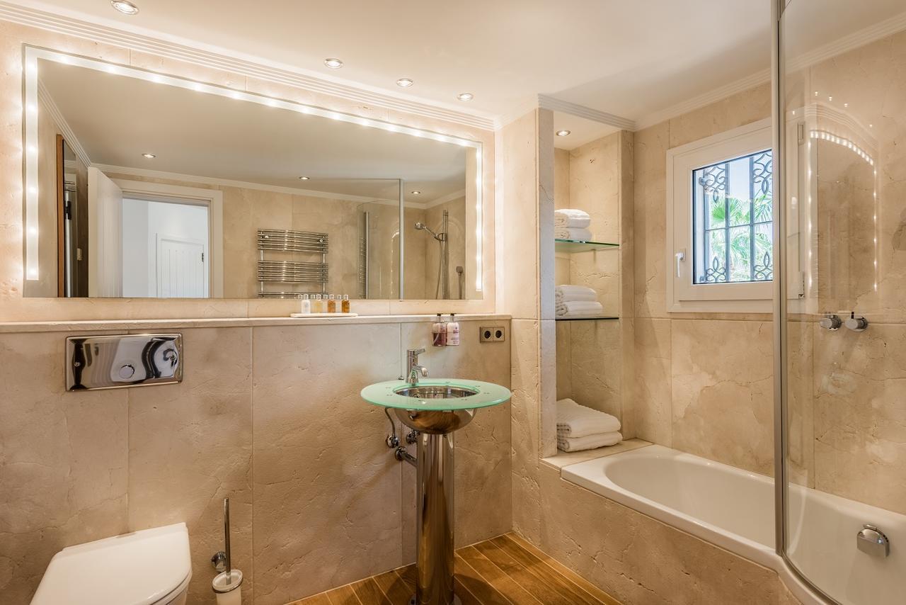 The By The House Bed & Breakfast 3*